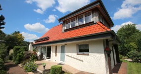 Wochenendhaus mit Terrasse und Carport am Badesee Karlshof